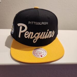 Pittsburgh Penguins Men’s Mitchell & Ness Structure SnapBack Hat Black &…